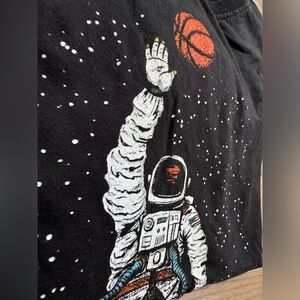 Wes and Willy tee. L  Youth. 100% organic cotton.